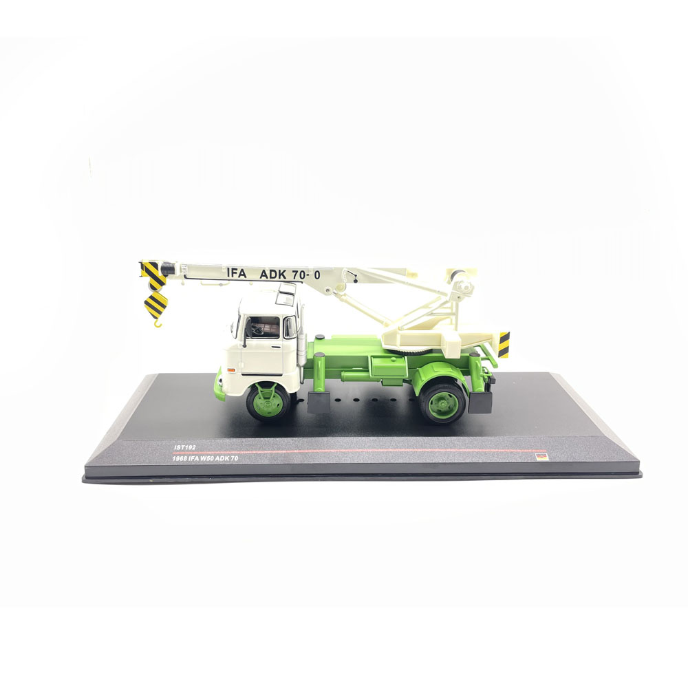 Vintage Collectible Trucks - Modelo de Caminhão em Resina em