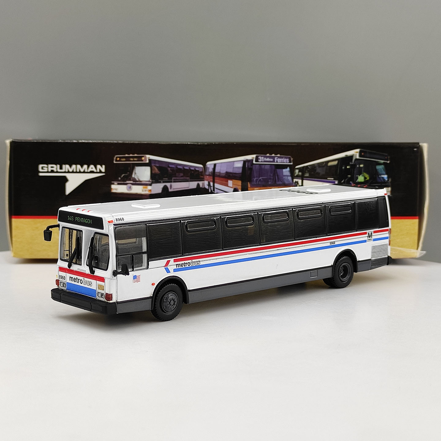 Ônibus Vintage Diecast IR em E - Vintage Collectible Cars avaliação e preço